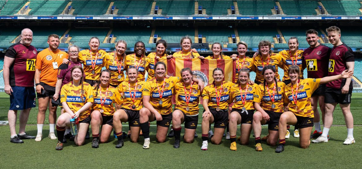Sheffield Tigers line up for a celebratory picture at Twickenham